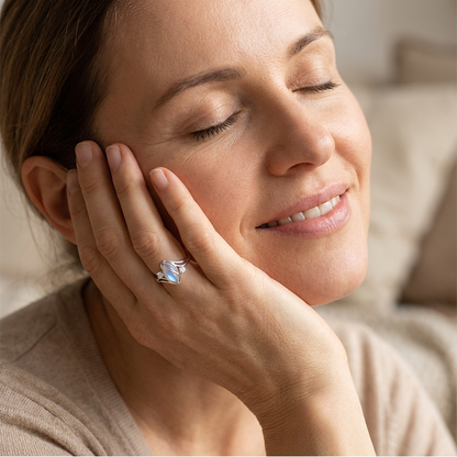 💍Geometric Oval Moonstone Ring with Zirconia Accents – Mystical, Sparkling & Timelessly Elegant! 🌙✨