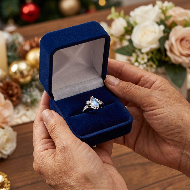 💍Geometric Oval Moonstone Ring with Zirconia Accents – Mystical, Sparkling & Timelessly Elegant! 🌙✨