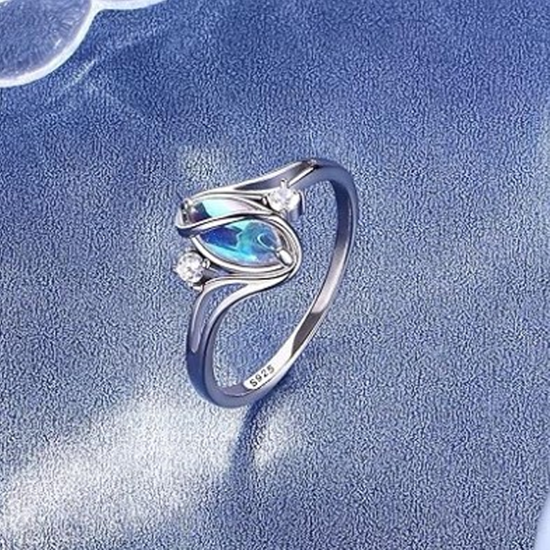 💍Geometric Oval Moonstone Ring with Zirconia Accents – Mystical, Sparkling & Timelessly Elegant! 🌙✨