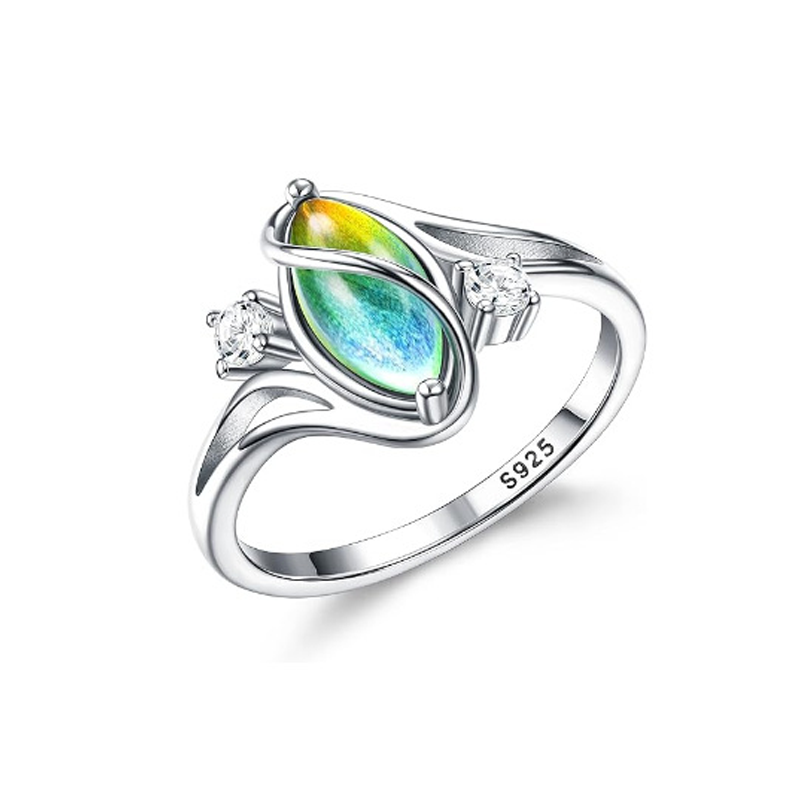 💍Geometric Oval Moonstone Ring with Zirconia Accents – Mystical, Sparkling & Timelessly Elegant! 🌙✨