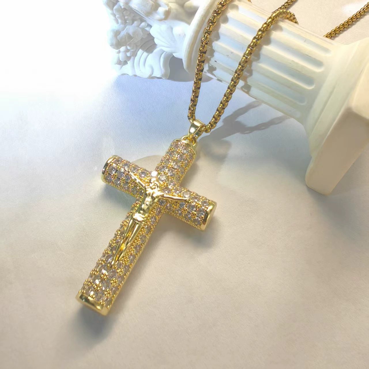 ✝️50% OFF NOW!🔥Jesus Crucifix Pendant Necklace – 14K Gold Plated, Gift Box & Spiritual Protection🙏