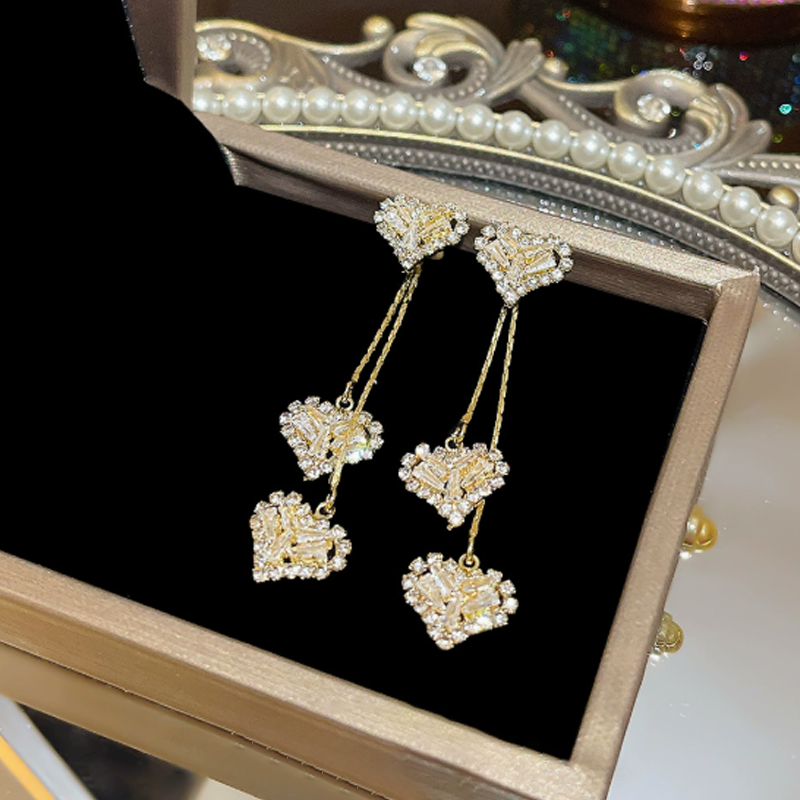 ✨Romantic Long Chain Heart Drop Earrings