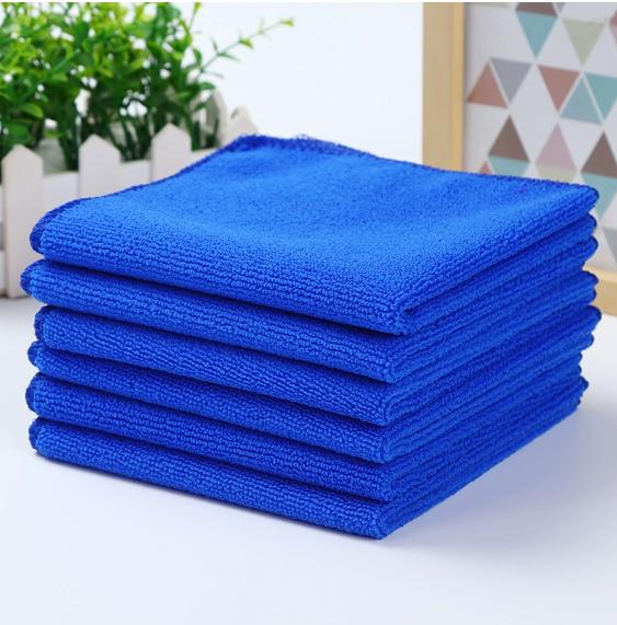 Microfiber car cleaning cloth – gentle on your vehicle