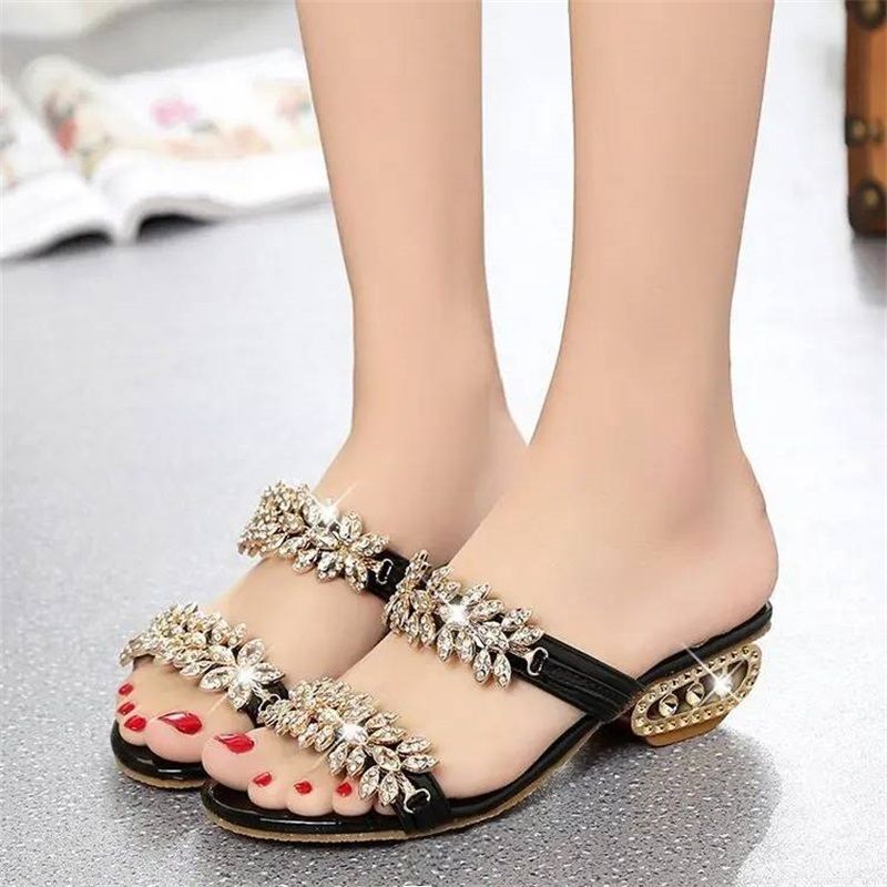 ⏰Stylish Women's Sandals – Flat Heel, Rhinestones & Metal Accents 👡 For Summer & Everyday Wea