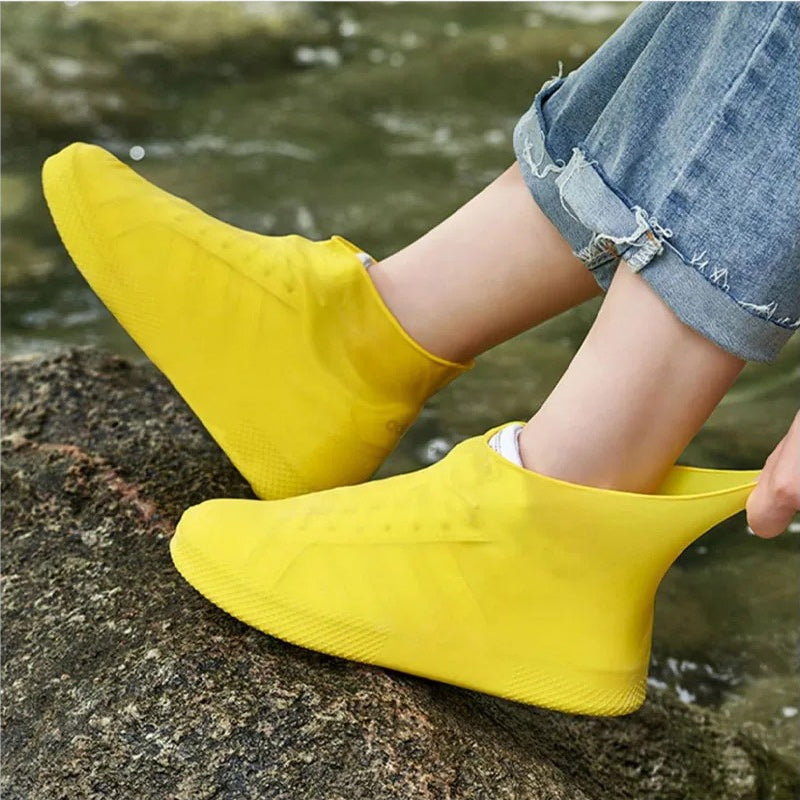⏰Waterproof Rain Shoe Cover – Non-slip sole & easy on/off – Reusable, perfect for wet weather or muddy walks – fits most shoes, keeps feet dry🌧️