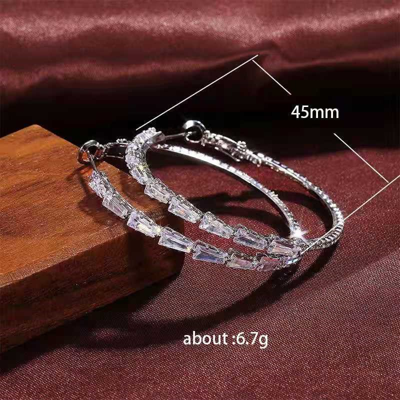 Women's Sparkling Cubic Zirconia Hoop Earrings