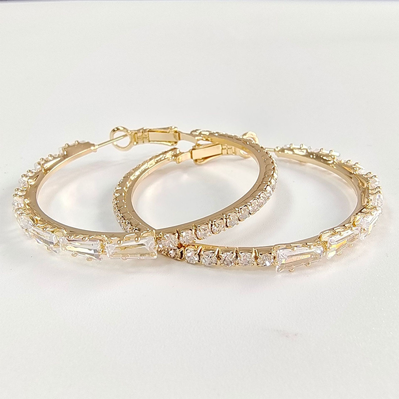 Women's Sparkling Cubic Zirconia Hoop Earrings