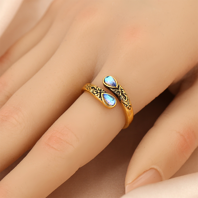 Vintage Adjustable Open Ring with Teardrop Glowing Zircon