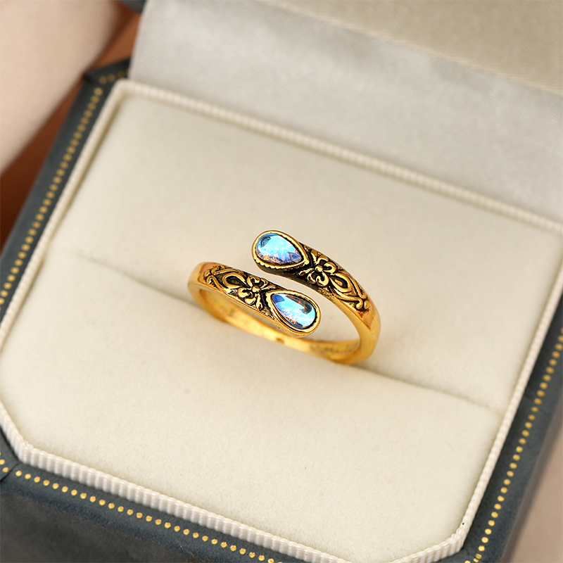 Vintage Adjustable Open Ring with Teardrop Glowing Zircon