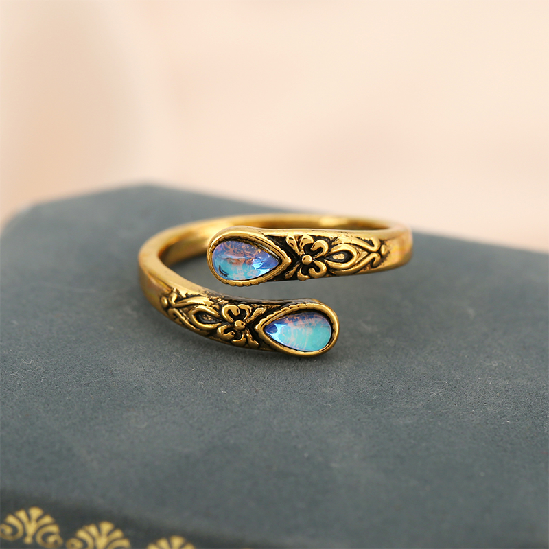 Vintage Adjustable Open Ring with Teardrop Glowing Zircon