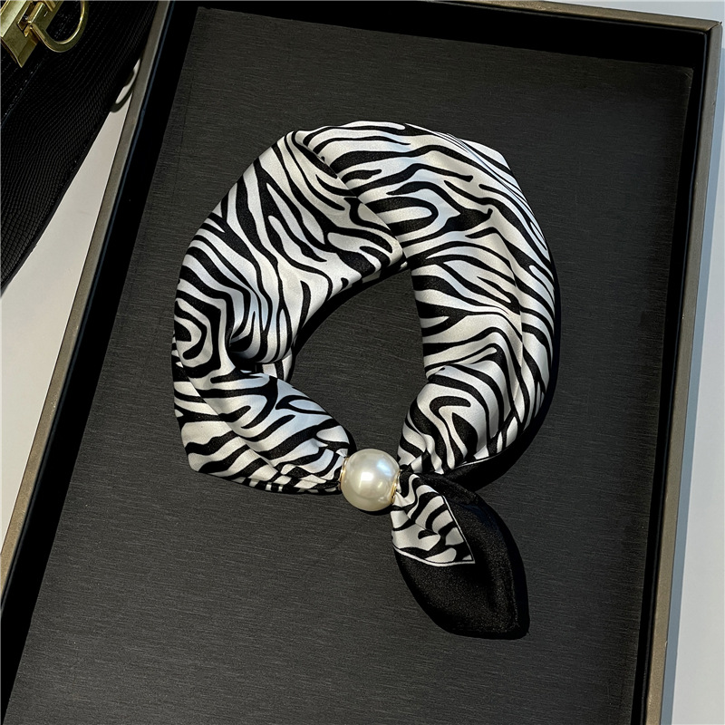 No-Tie Magnetic Pearl Clasp Soft Scarf