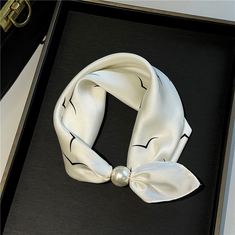 No-Tie Magnetic Pearl Clasp Soft Scarf