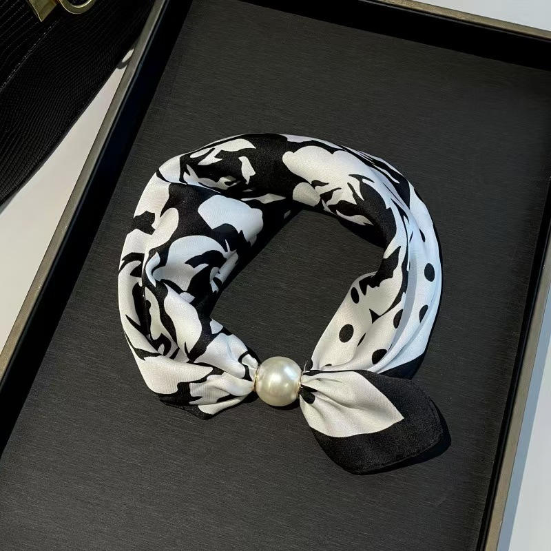 No-Tie Magnetic Pearl Clasp Soft Scarf