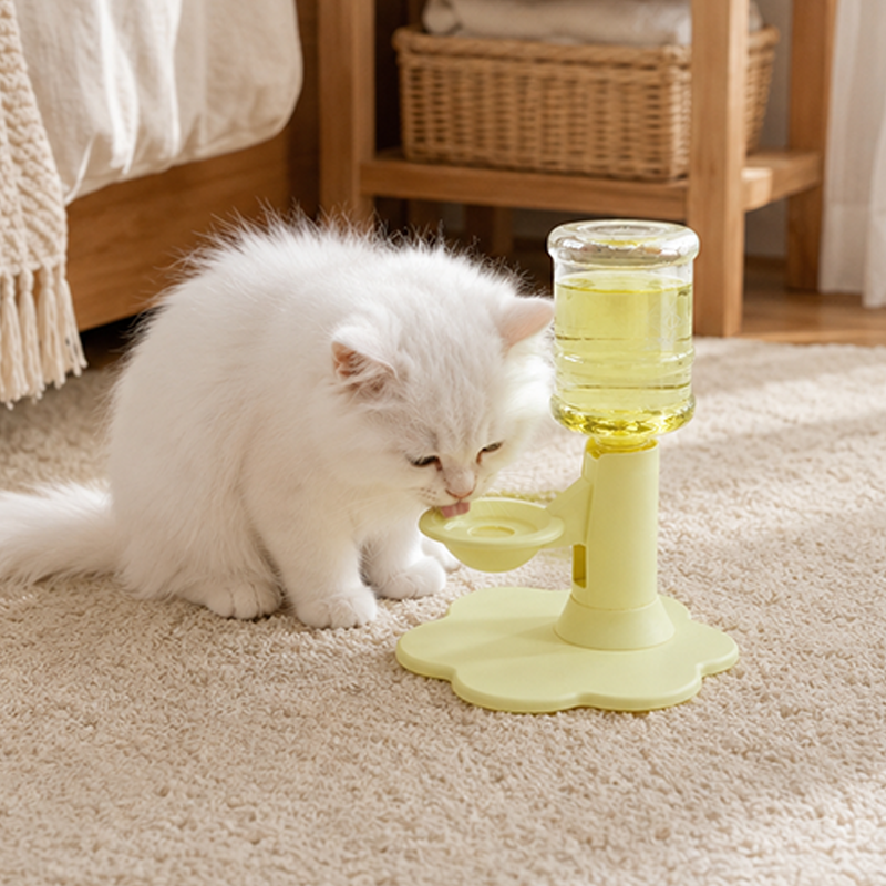 Adjustable Neck-Care Cat Fountain