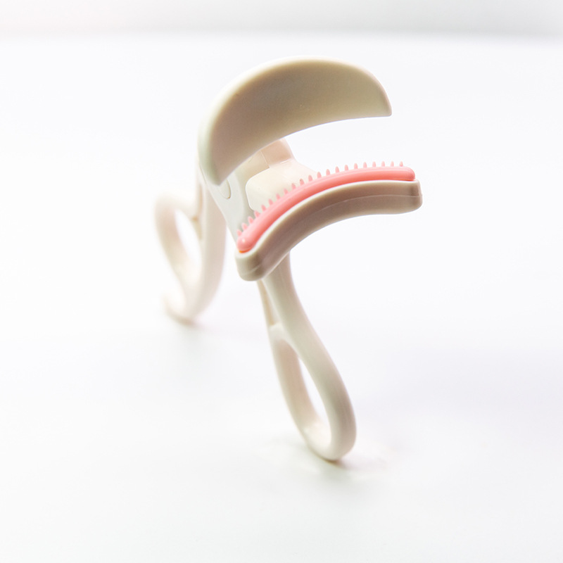📢📢BUY 1 GET 1 FREE⏰Wide-Angle Eyelash Curler with Comb