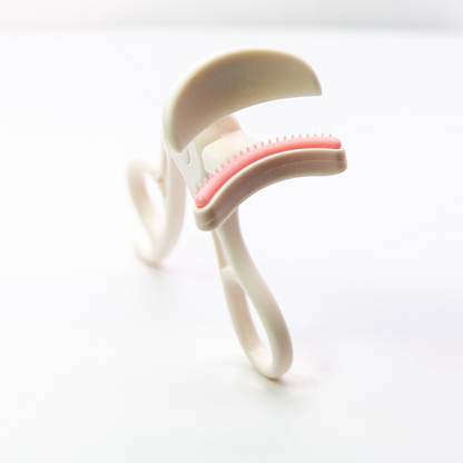📢📢BUY 1 GET 1 FREE⏰Wide-Angle Eyelash Curler with Comb